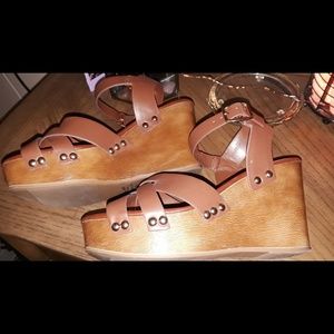 Brown sandal wedges 7.5